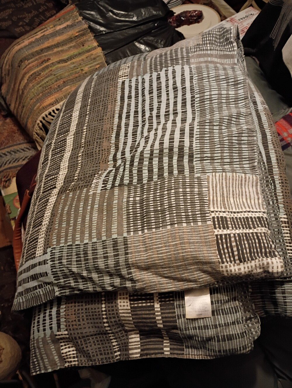 JCPenney Studio Neutral Stripe Patchwork Vintage Cross stitched Comforter. 🛏️